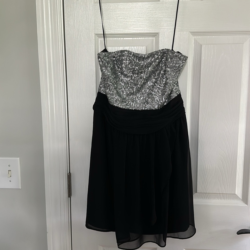 Express. Strapless. Size 2. Never worn. Sequins.